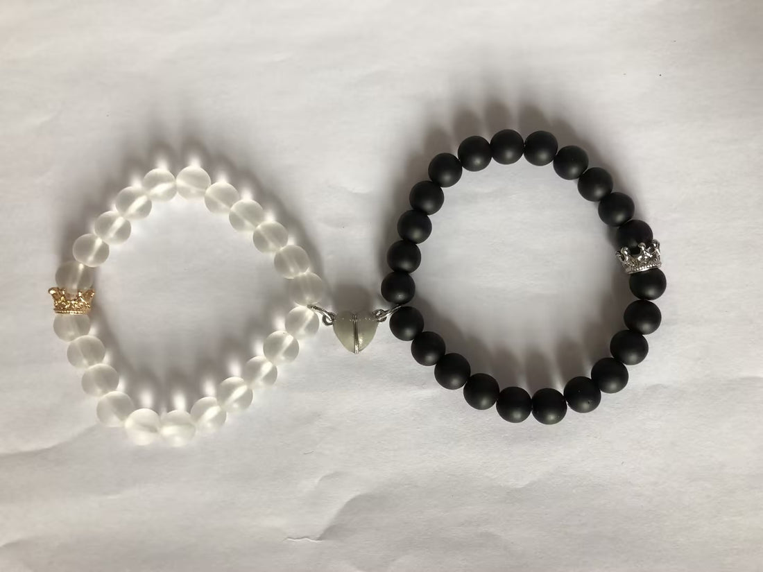 Fashion Jewelry 2pcs Handmade Crown Beaded Charms Bracelet Luminou Heart Glow In The Dark Couple Bracelet For Lover Men Women Fluorescent Gift - CRYSTALOIL