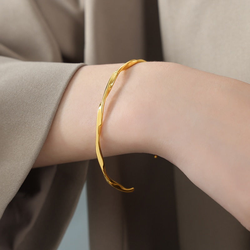 18K gold twisted design light luxury retro open bracelet - CRYSTALOIL