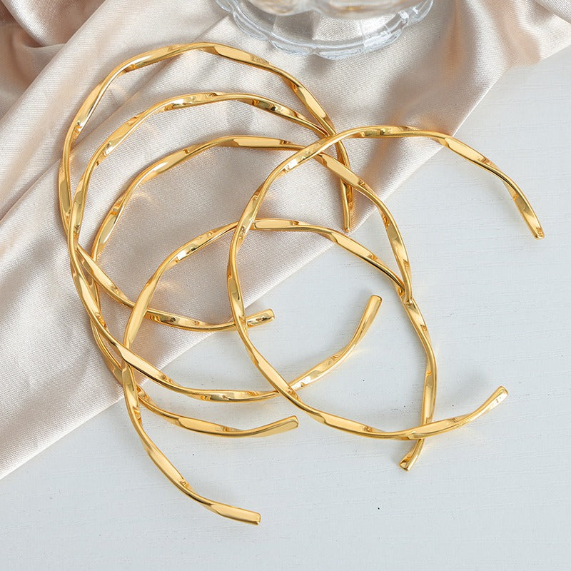 18K gold twisted design light luxury retro open bracelet - CRYSTALOIL