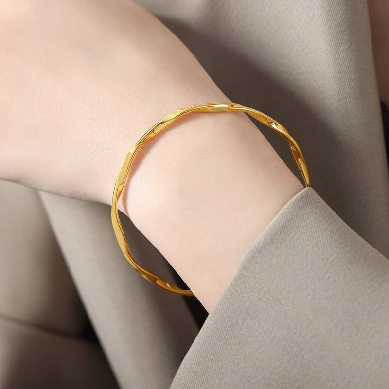 18K gold twisted design light luxury retro open bracelet - CRYSTALOIL