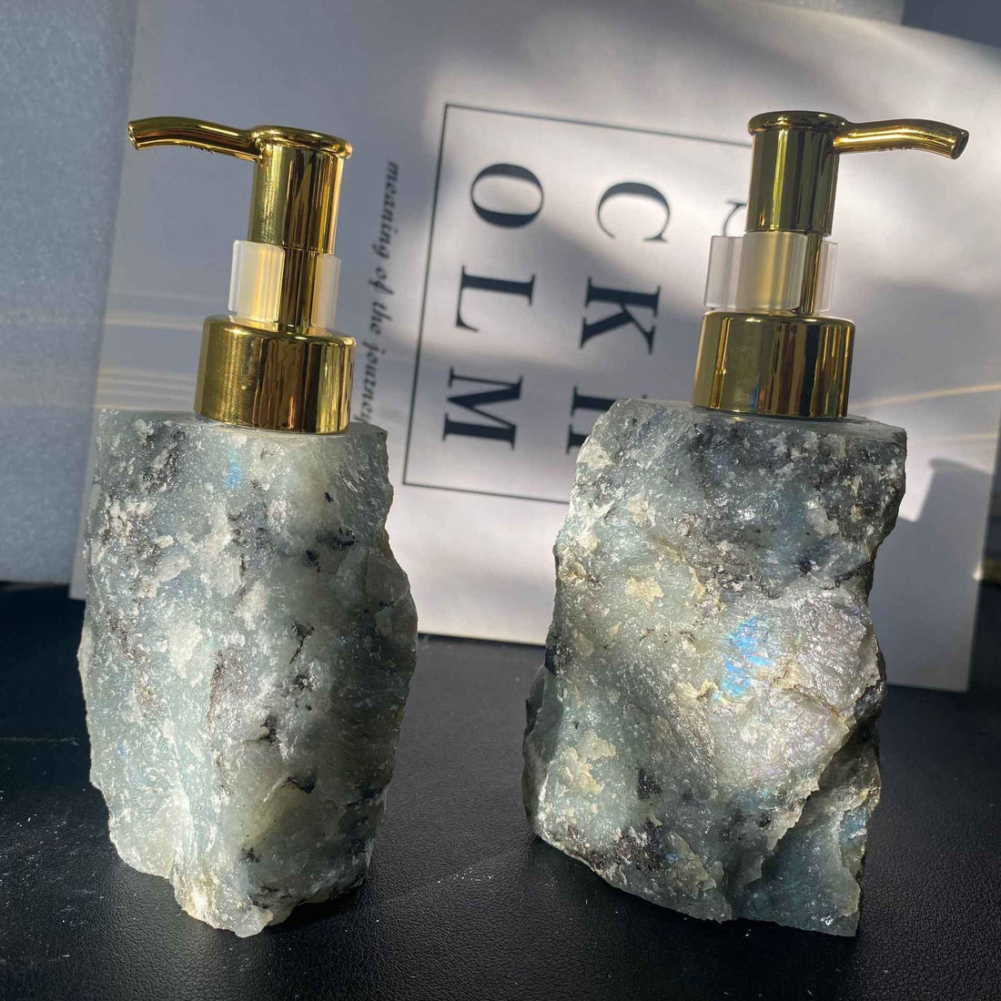 Natural Crystal Stone Perfume Bottle for Enhanced Aroma Experience - CRYSTALOIL
