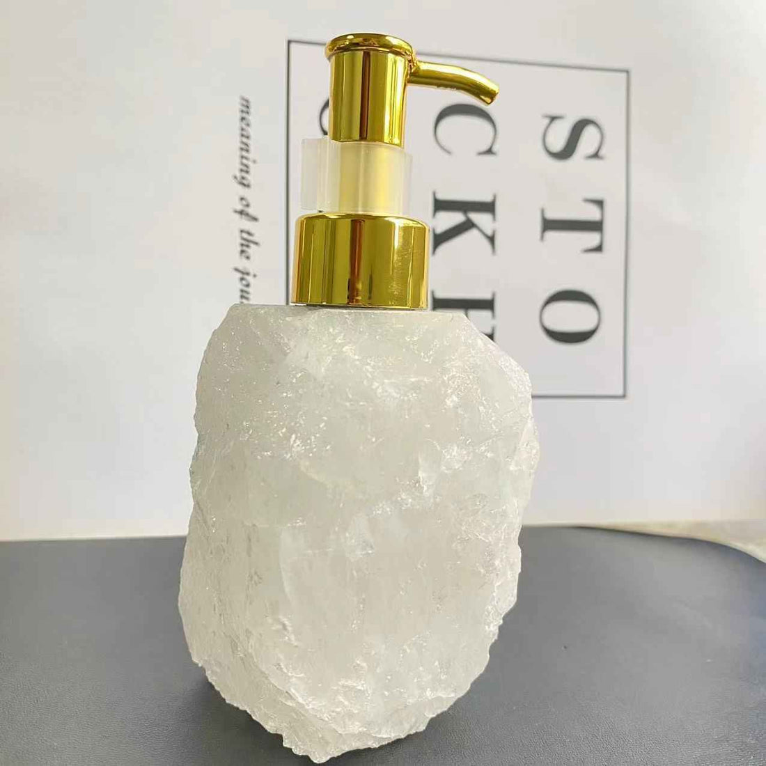 Natural Crystal Stone Perfume Bottle for Enhanced Aroma Experience - CRYSTALOIL