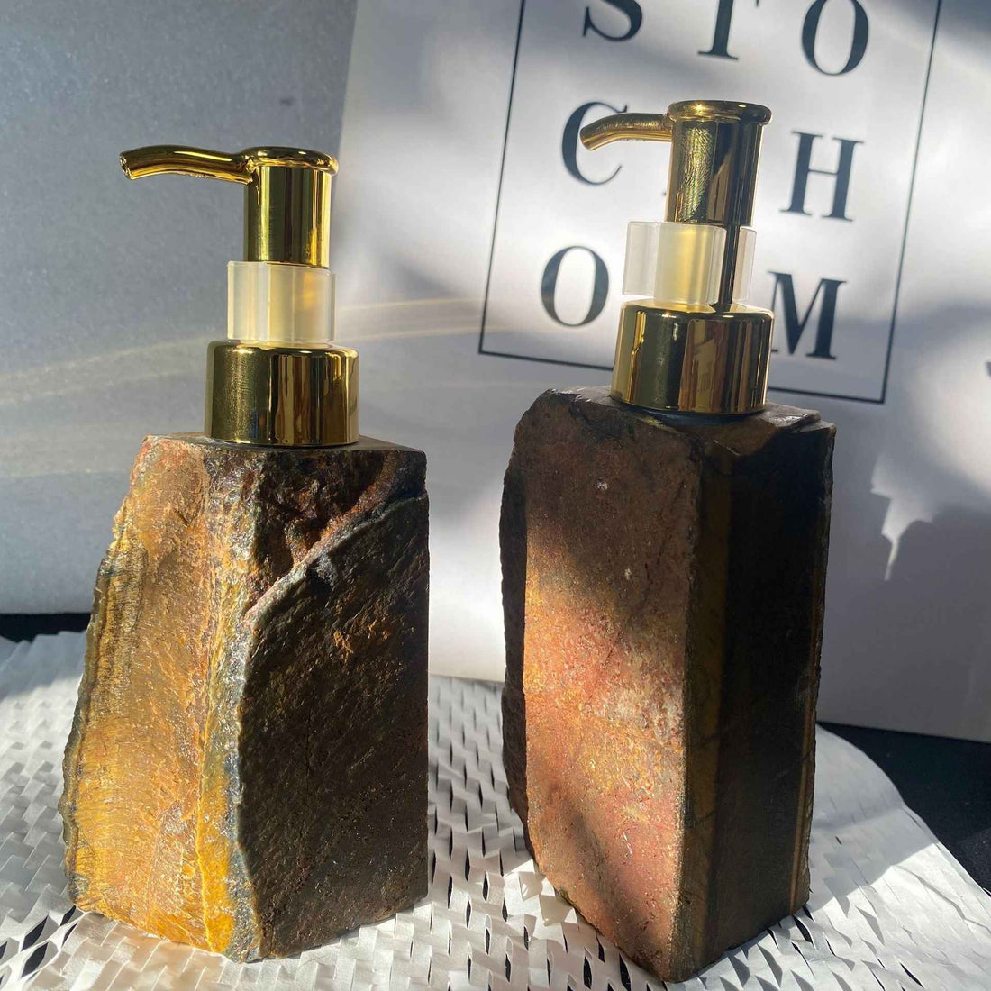 Natural Crystal Stone Perfume Bottle for Enhanced Aroma Experience - CRYSTALOIL